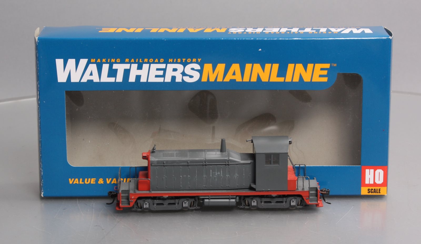 Walthers 910-9230 HO Southern Pacific EMD SW1 Locomotive #1008