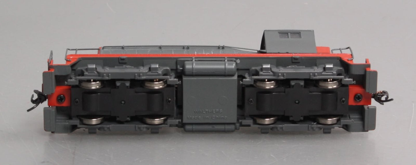 Walthers 910-9230 HO Southern Pacific EMD SW1 Locomotive #1008