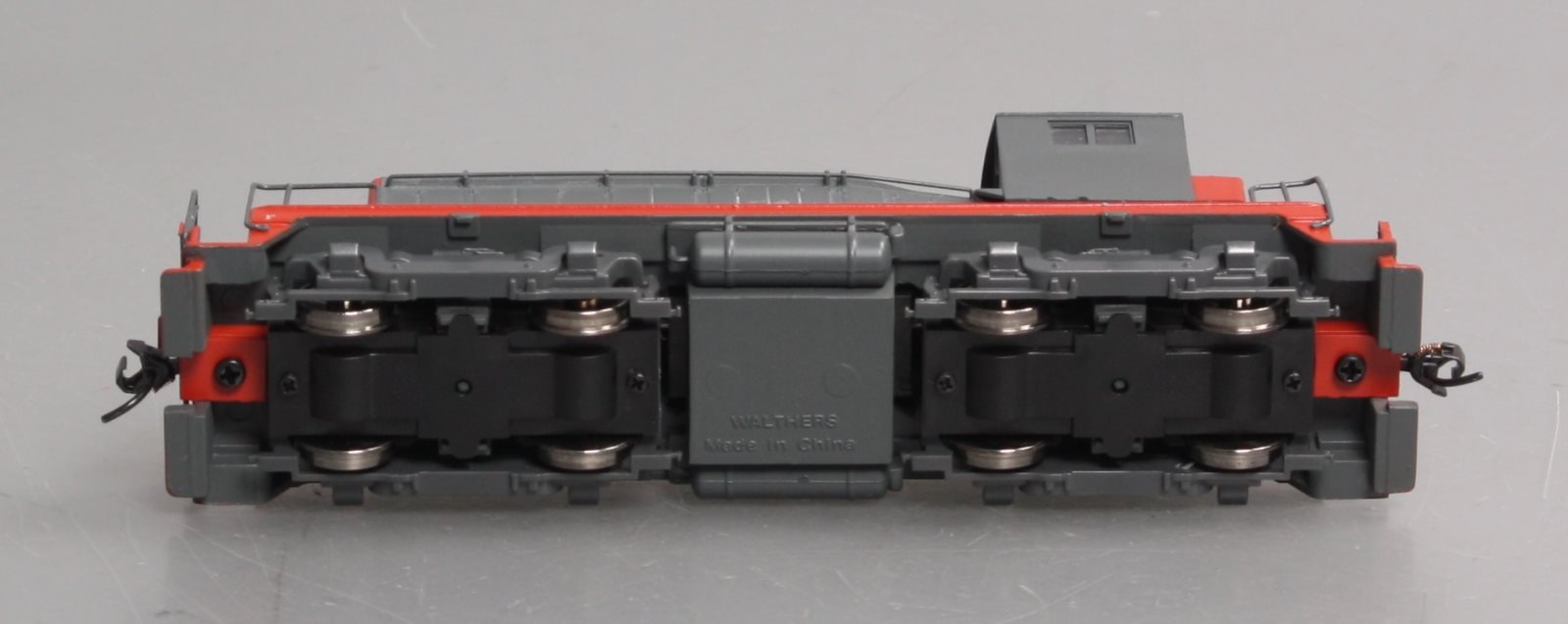 Walthers 910-9230 HO Southern Pacific EMD SW1 Locomotive #1008