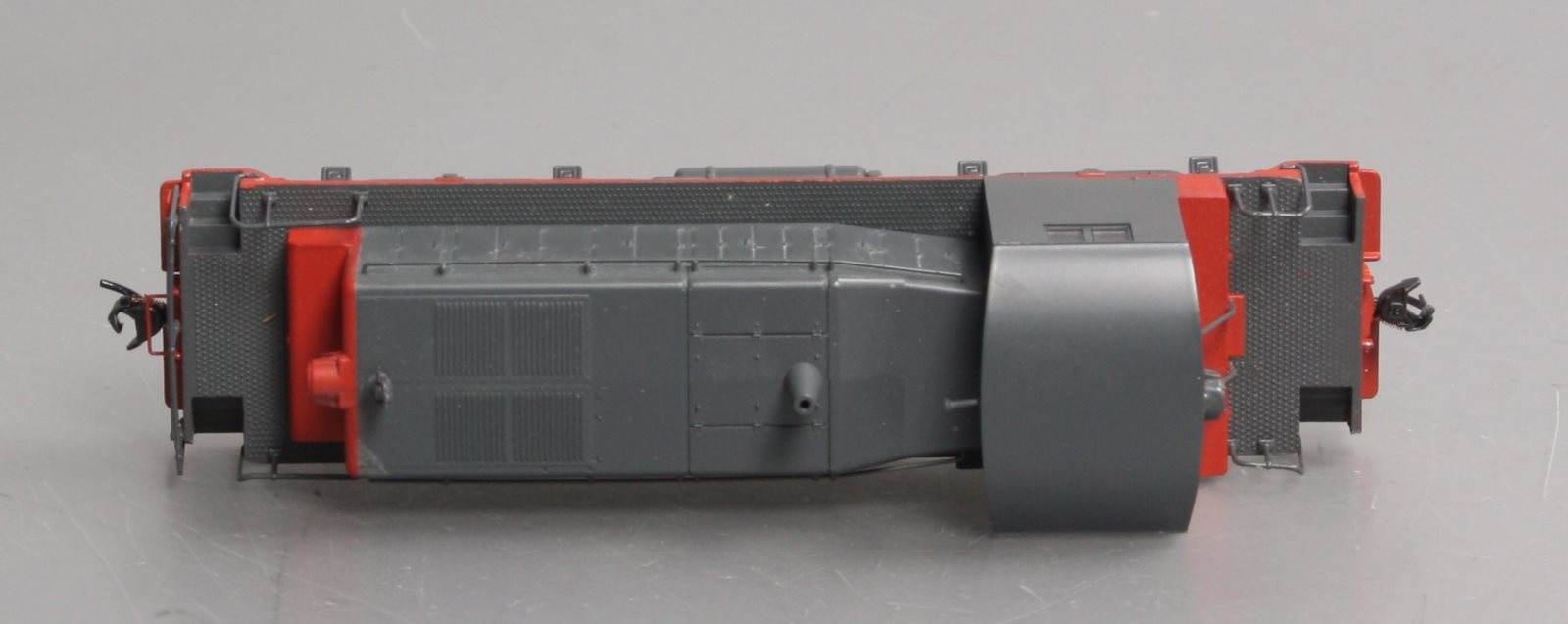 Walthers 910-9230 HO Southern Pacific EMD SW1 Locomotive #1008