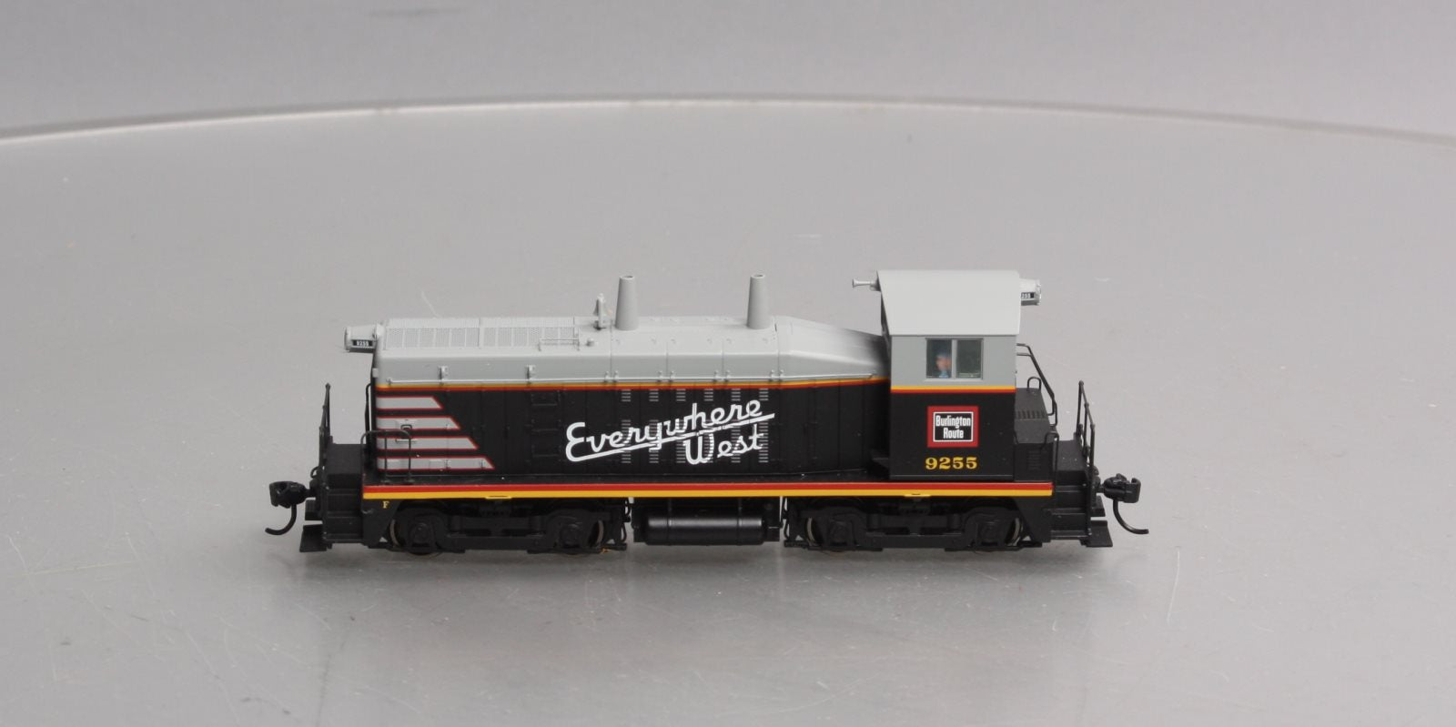 Walthers 910-20653 HO CB&Q EMD SW7 Diesel Locomotive with ESU Sound & DCC #9255