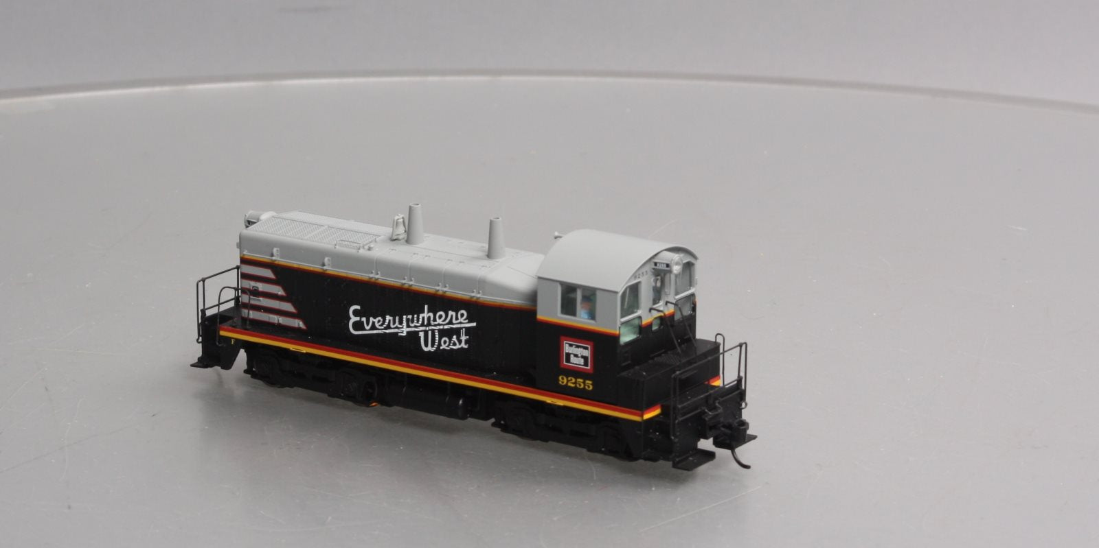 Walthers 910-20653 HO CB&Q EMD SW7 Diesel Locomotive with ESU Sound & DCC #9255
