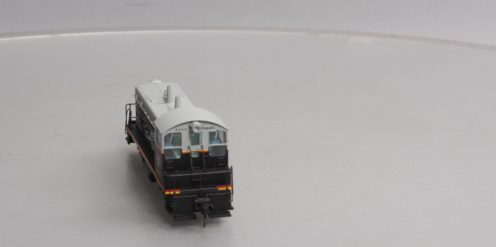 Walthers 910-20653 HO CB&Q EMD SW7 Diesel Locomotive with ESU Sound & DCC #9255