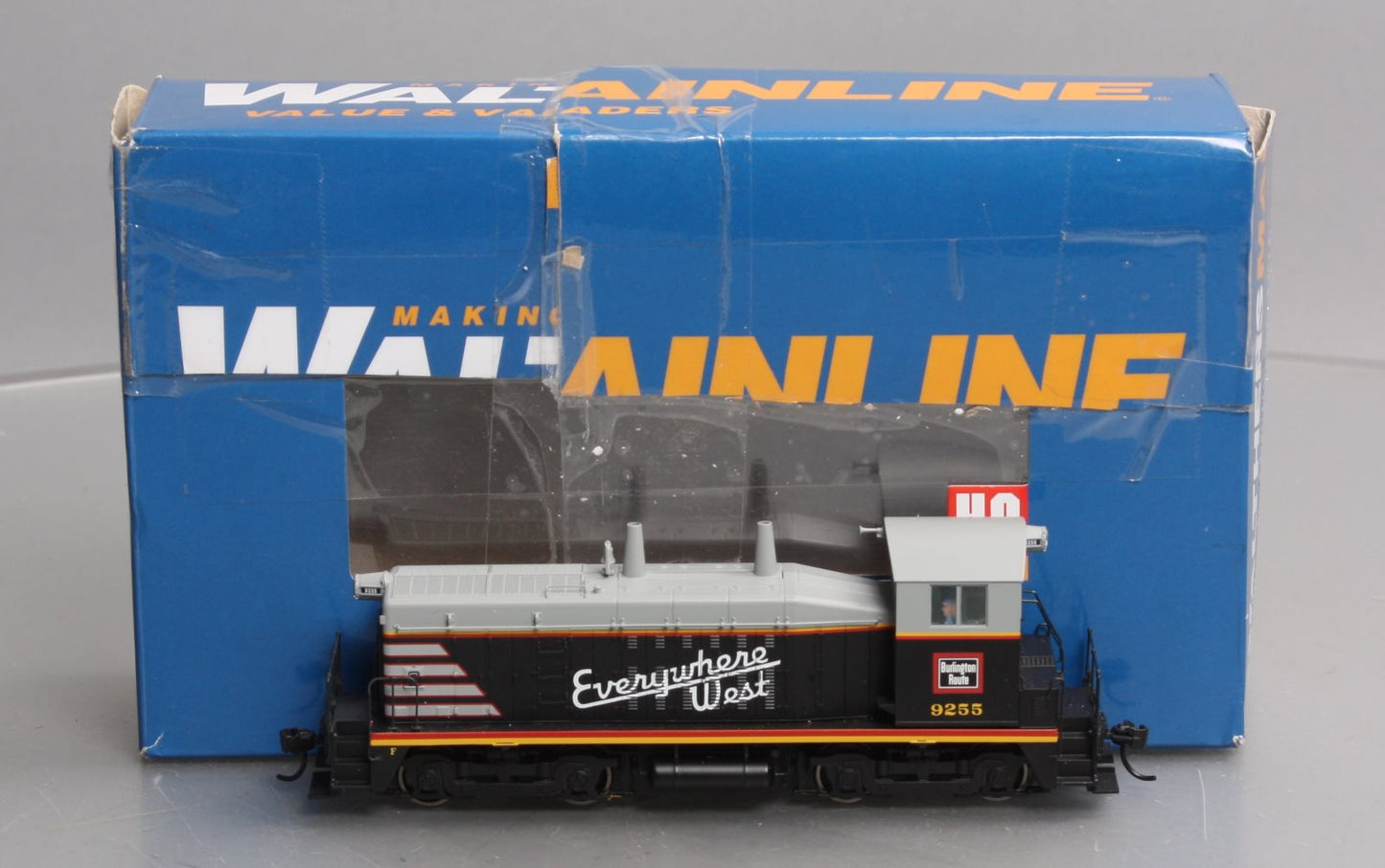 Walthers 910-20653 HO CB&Q EMD SW7 Diesel Locomotive with ESU Sound & DCC #9255