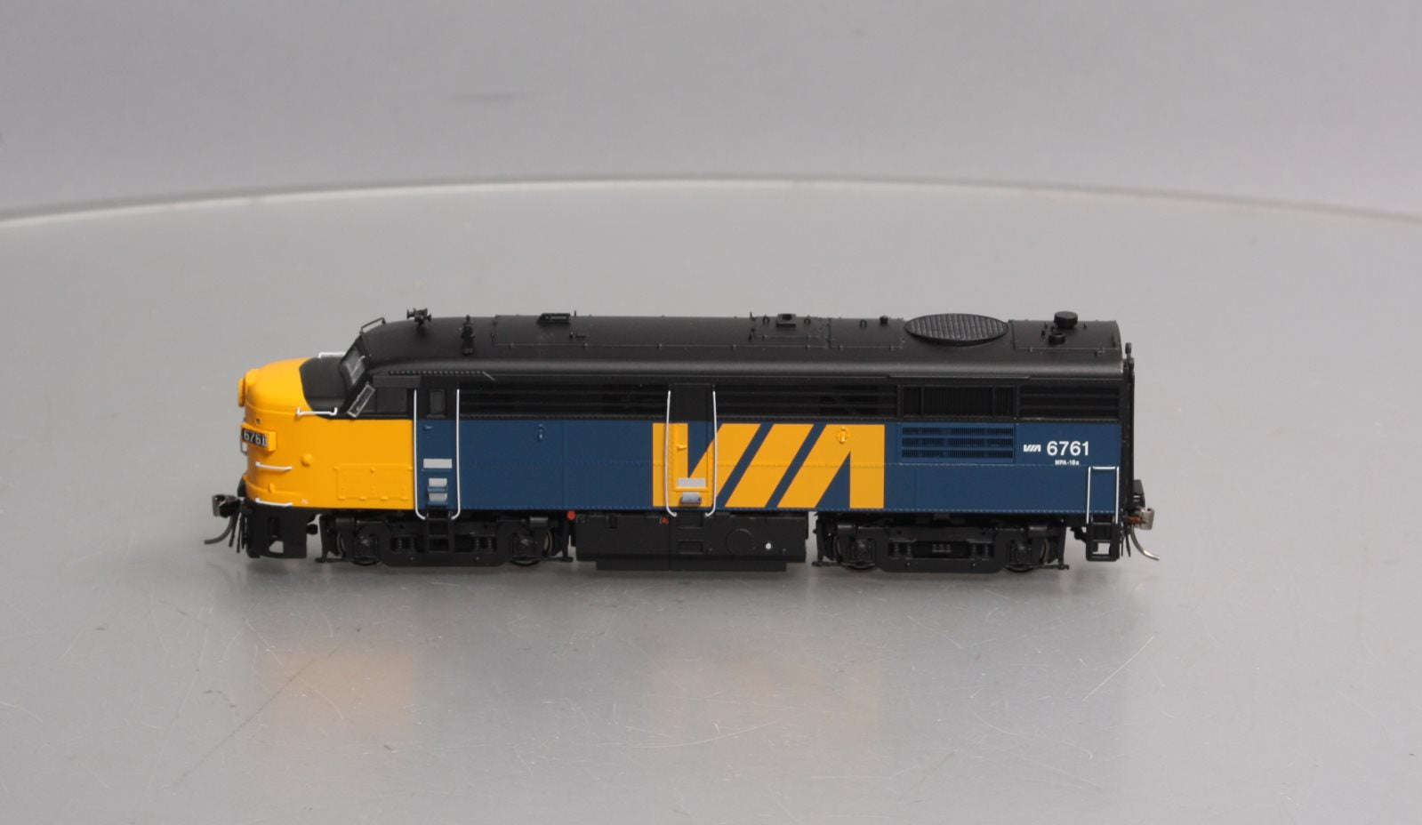 Rapido Trains 20517 HO VIA Rail Canada FPA-4 Diesel Locomotive #6761