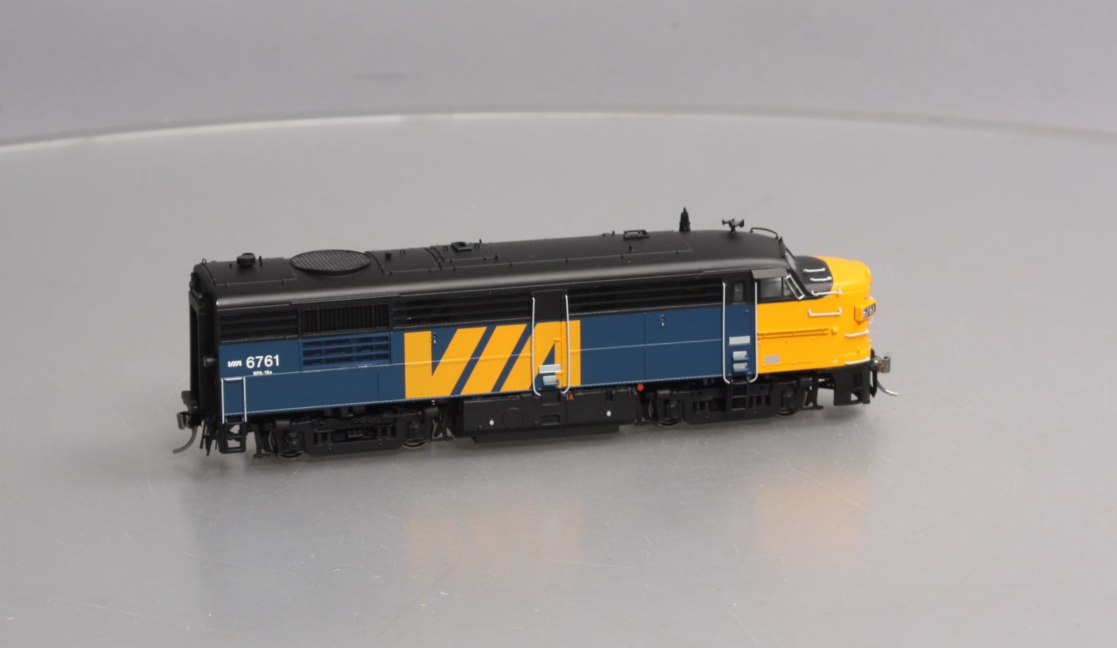 Rapido Trains 20517 HO VIA Rail Canada FPA-4 Diesel Locomotive #6761