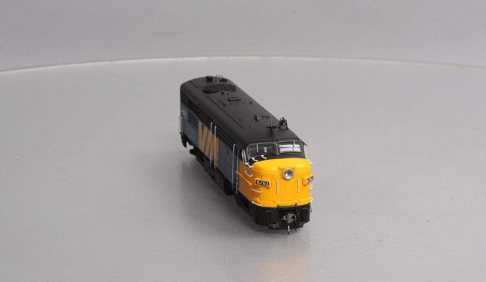 Rapido Trains 20517 HO VIA Rail Canada FPA-4 Diesel Locomotive #6761
