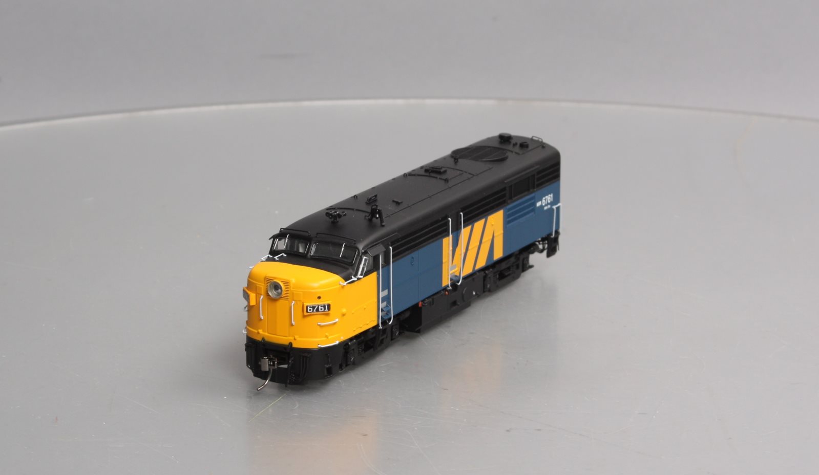 Rapido Trains 20517 HO VIA Rail Canada FPA-4 Diesel Locomotive #6761