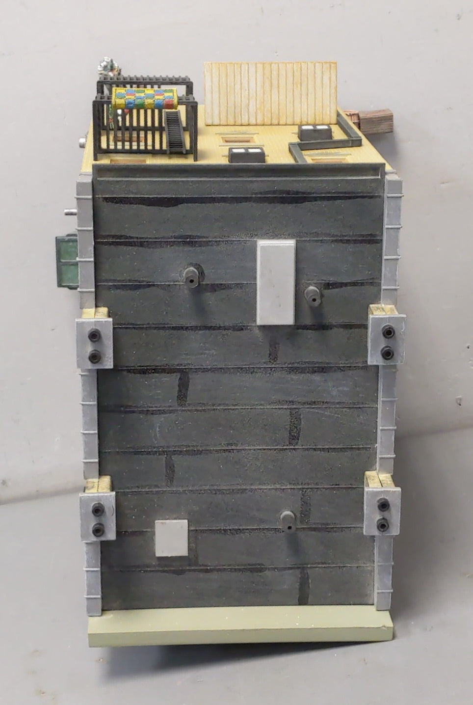 Woodland Scenics BR5843 O Scale Built-&-Ready J.W. Cobbler Building EX