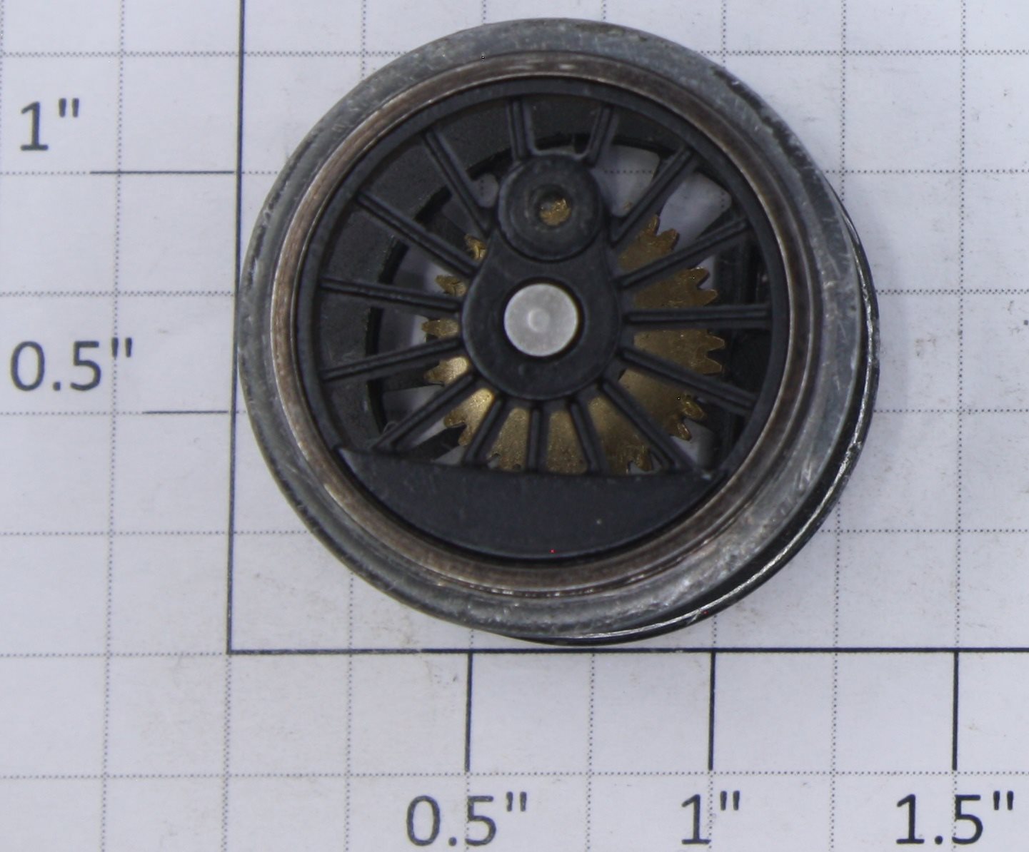 American Flyer 44022-554 #4-40 Driver Wheelset / Flanged with Gear and Tires