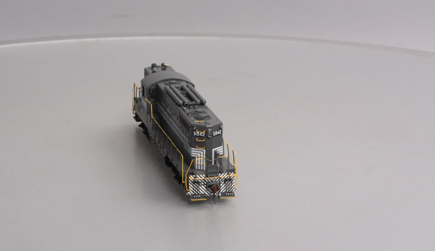 Athearn G62430 HO New York Central GP9 Torpedo Tubes Diesel Locomotive #5942