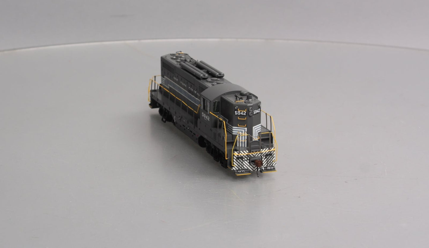 Athearn G62430 HO New York Central GP9 Torpedo Tubes Diesel Locomotive #5942