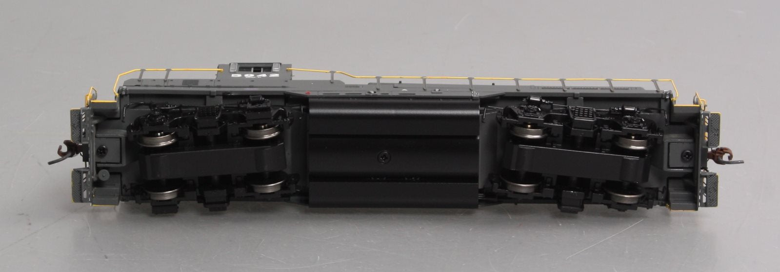 Athearn G62430 HO New York Central GP9 Torpedo Tubes Diesel Locomotive #5942