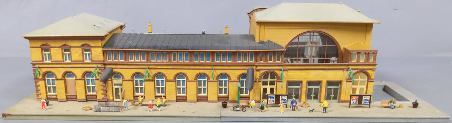 Kibri 39373 HO Scale Bonn Train Station VG