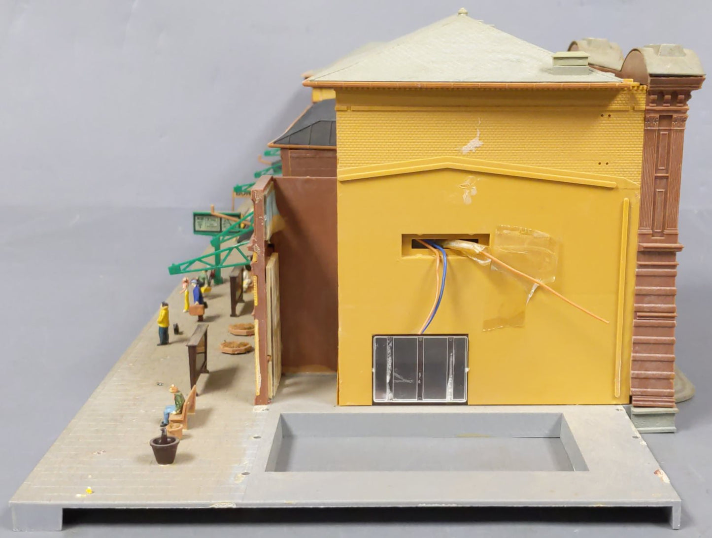 Kibri 39373 HO Scale Bonn Train Station VG
