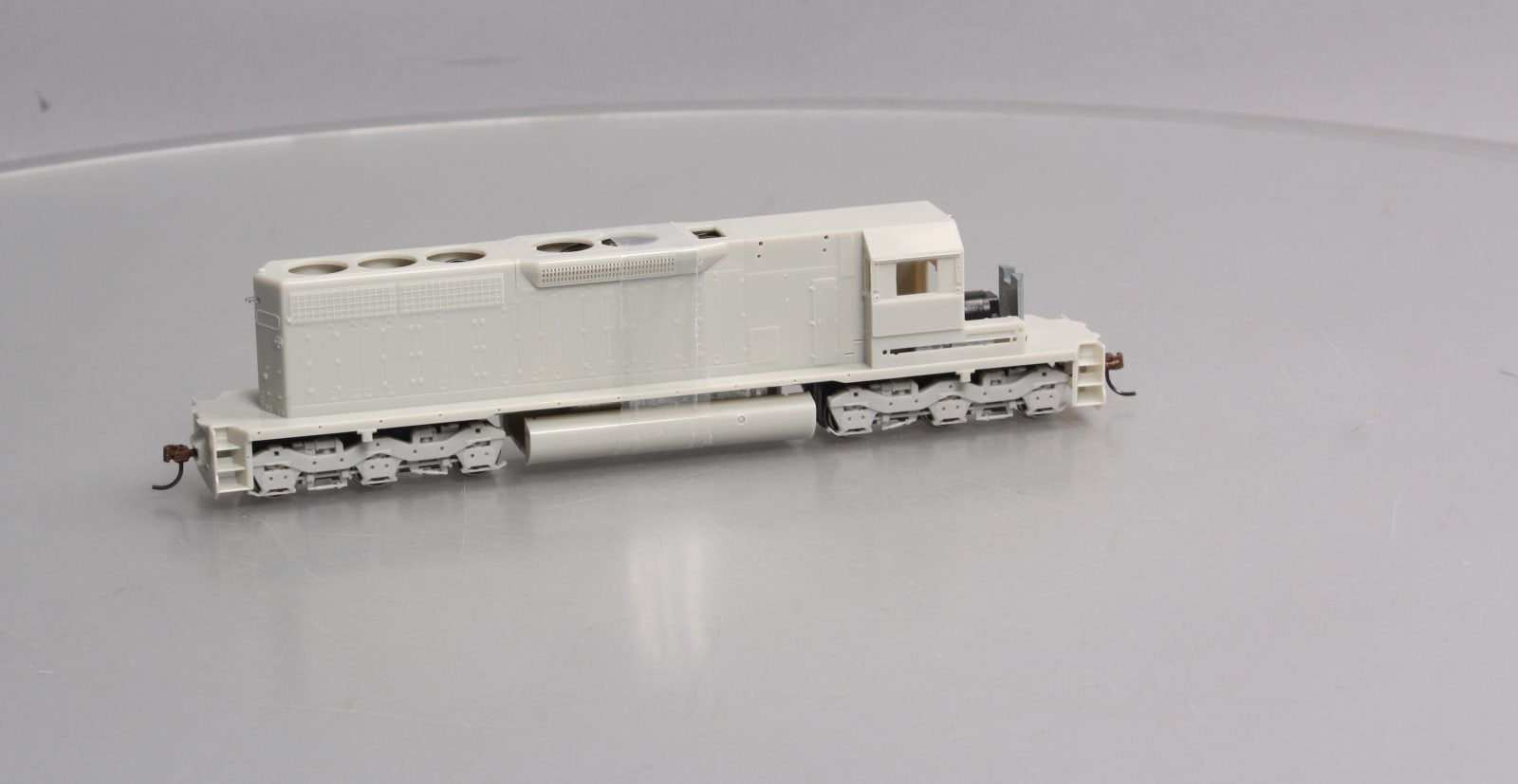 Athearn 98724 HO Undecorated SD40 Diesel Locomotive