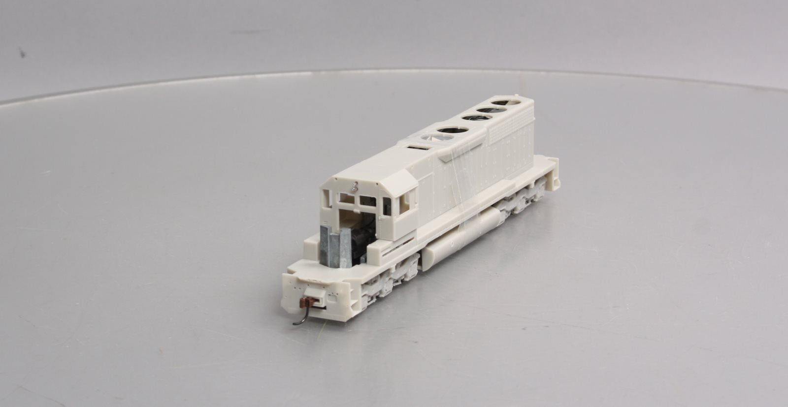 Athearn 98724 HO Undecorated SD40 Diesel Locomotive