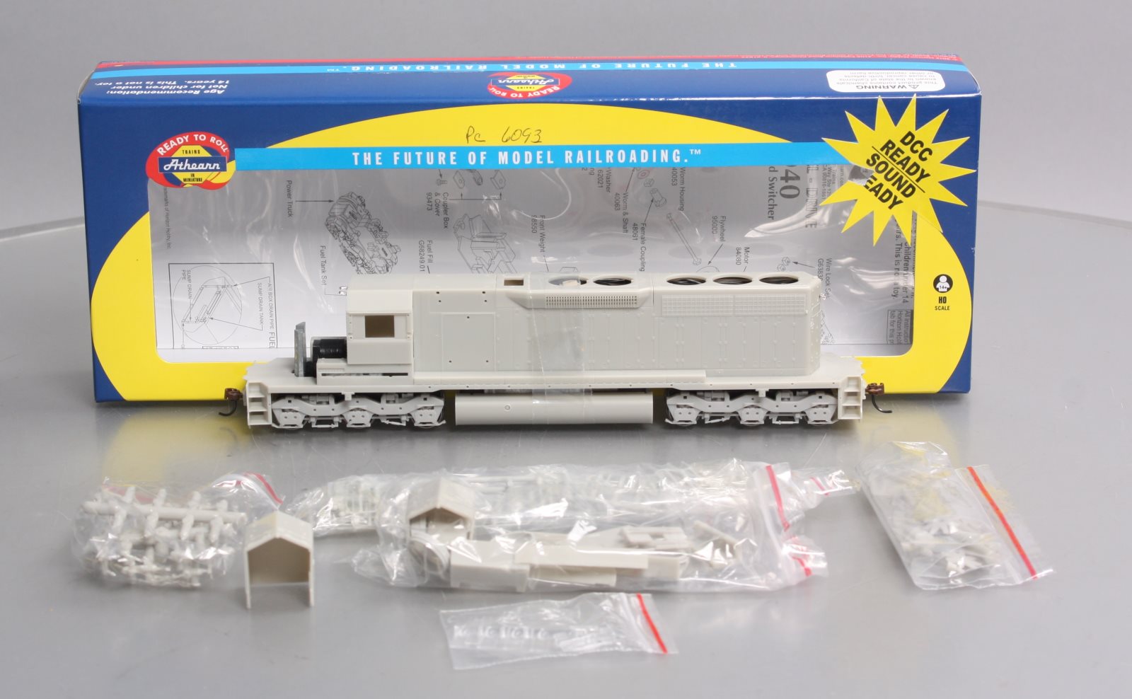 Athearn 98724 HO Undecorated SD40 Diesel Locomotive