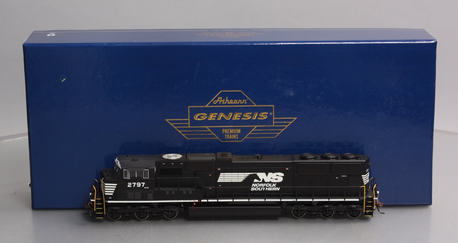 Athearn G69256 HO Norfolk Southern/Ex-NYS&W SD70M Diesel Locomotive #2797