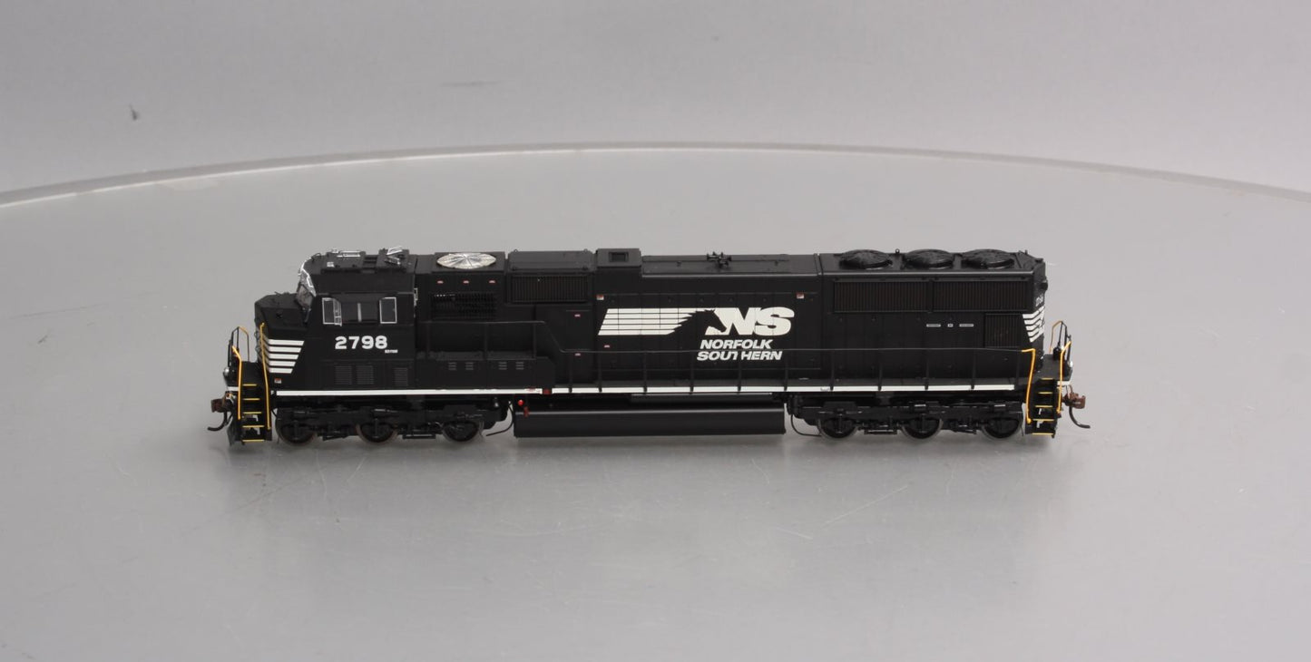 Athearn G69257 HO Norfolk Southern/Ex-NYS&W SD70M Diesel Locomotive #2798