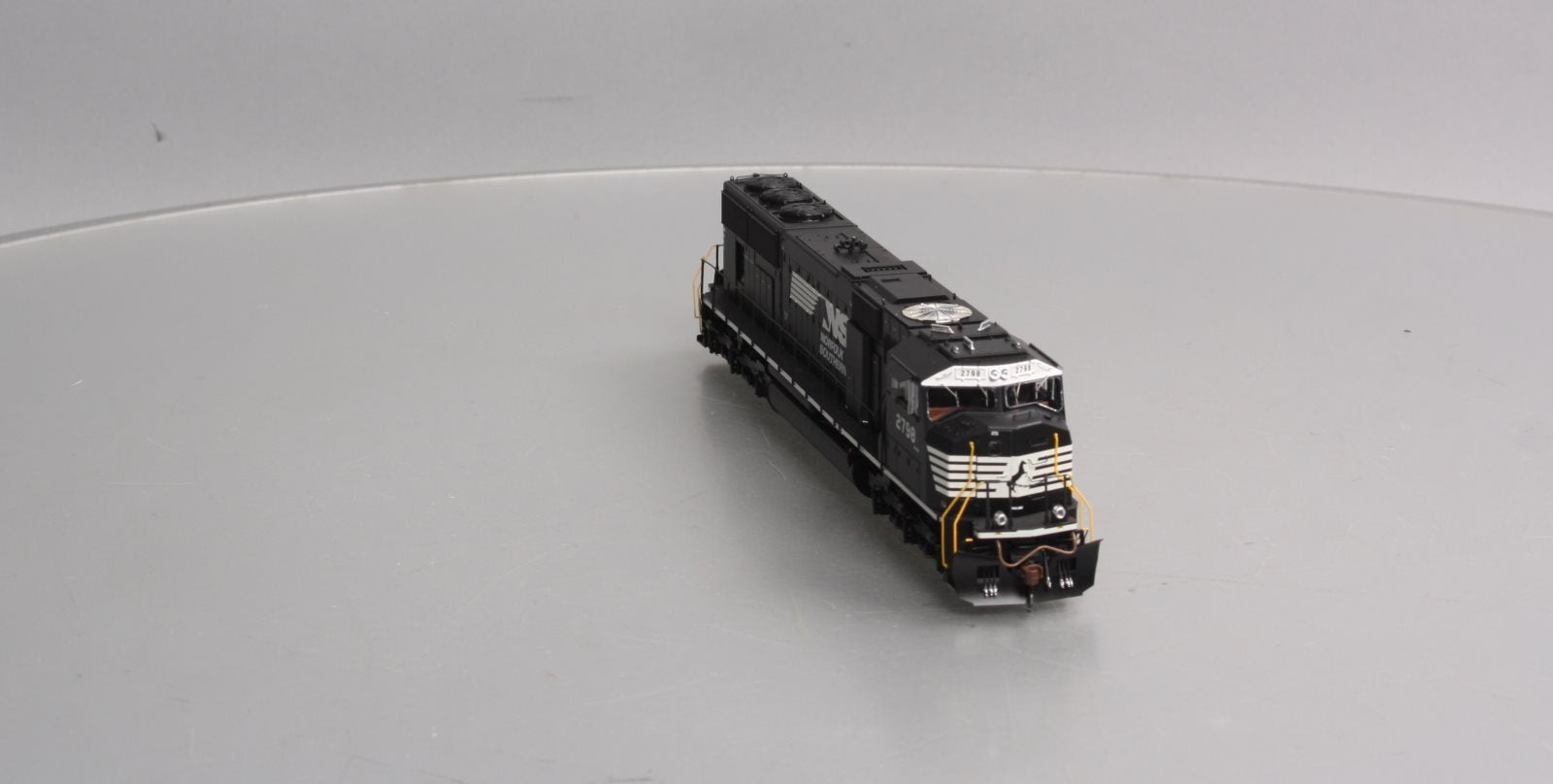 Athearn G69257 HO Norfolk Southern/Ex-NYS&W SD70M Diesel Locomotive #2798