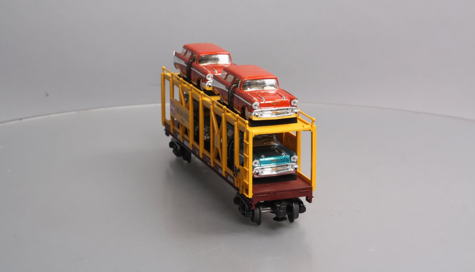 MTH 30-76096 O Milwaukee Rd Auto Carrier w/Nomads LN/Box