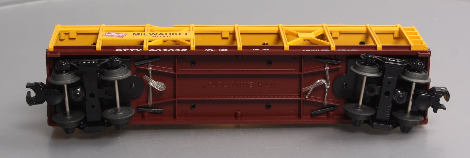 MTH 30-76096 O Milwaukee Rd Auto Carrier w/Nomads LN/Box