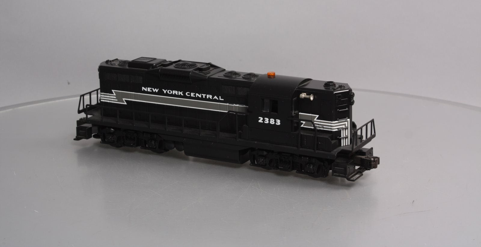 Lionel 6-11864 O Gauge New York Central GP-9 Diesel Locomotive #2383 EX/Box