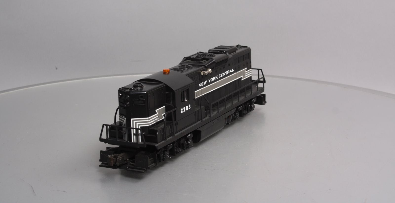 Lionel 6-11864 O Gauge New York Central GP-9 Diesel Locomotive #2383 NIB