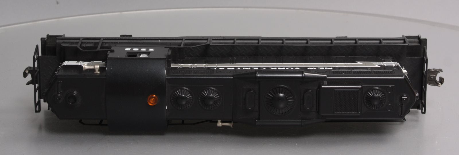 Lionel 6-11864 O Gauge New York Central GP-9 Diesel Locomotive #2383 EX/Box