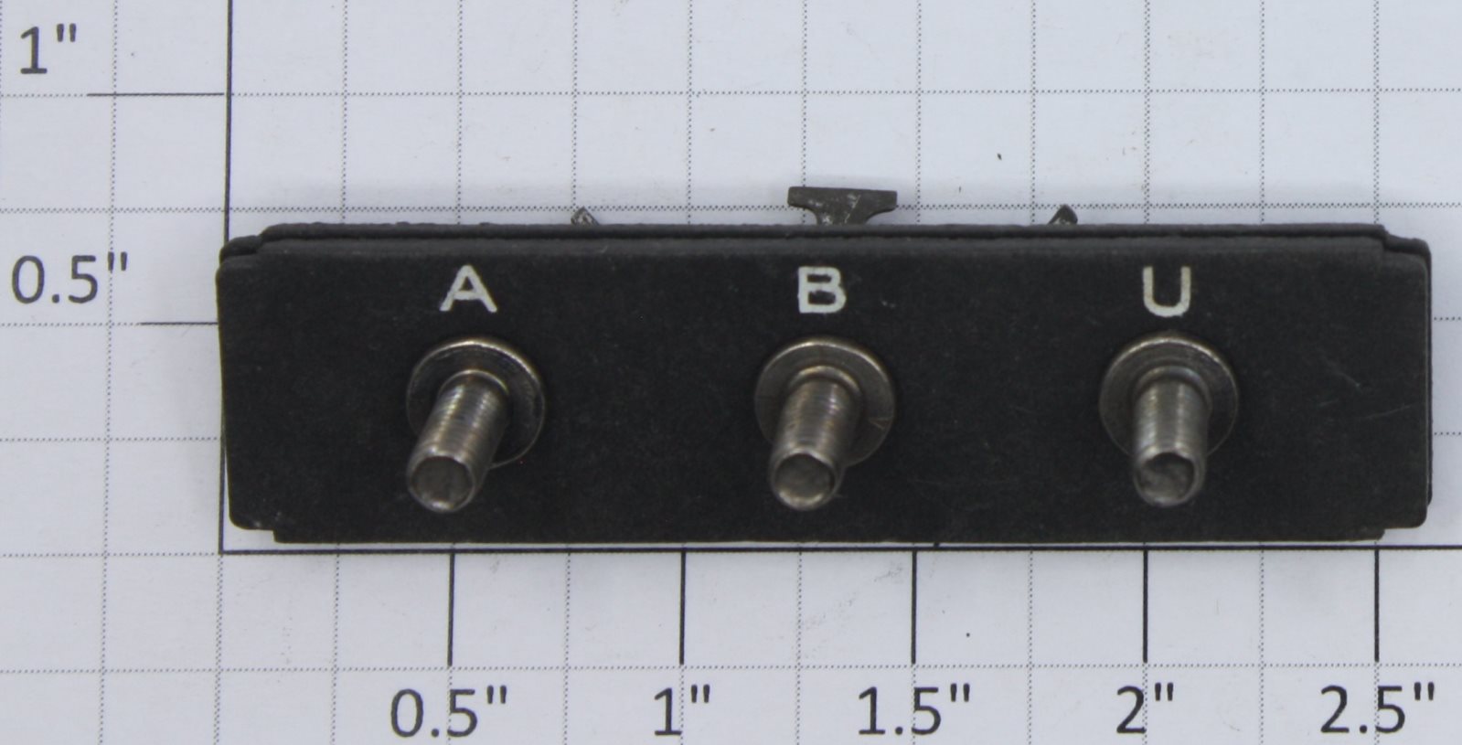 Lionel 1041-41 3 Post Terminal Strip