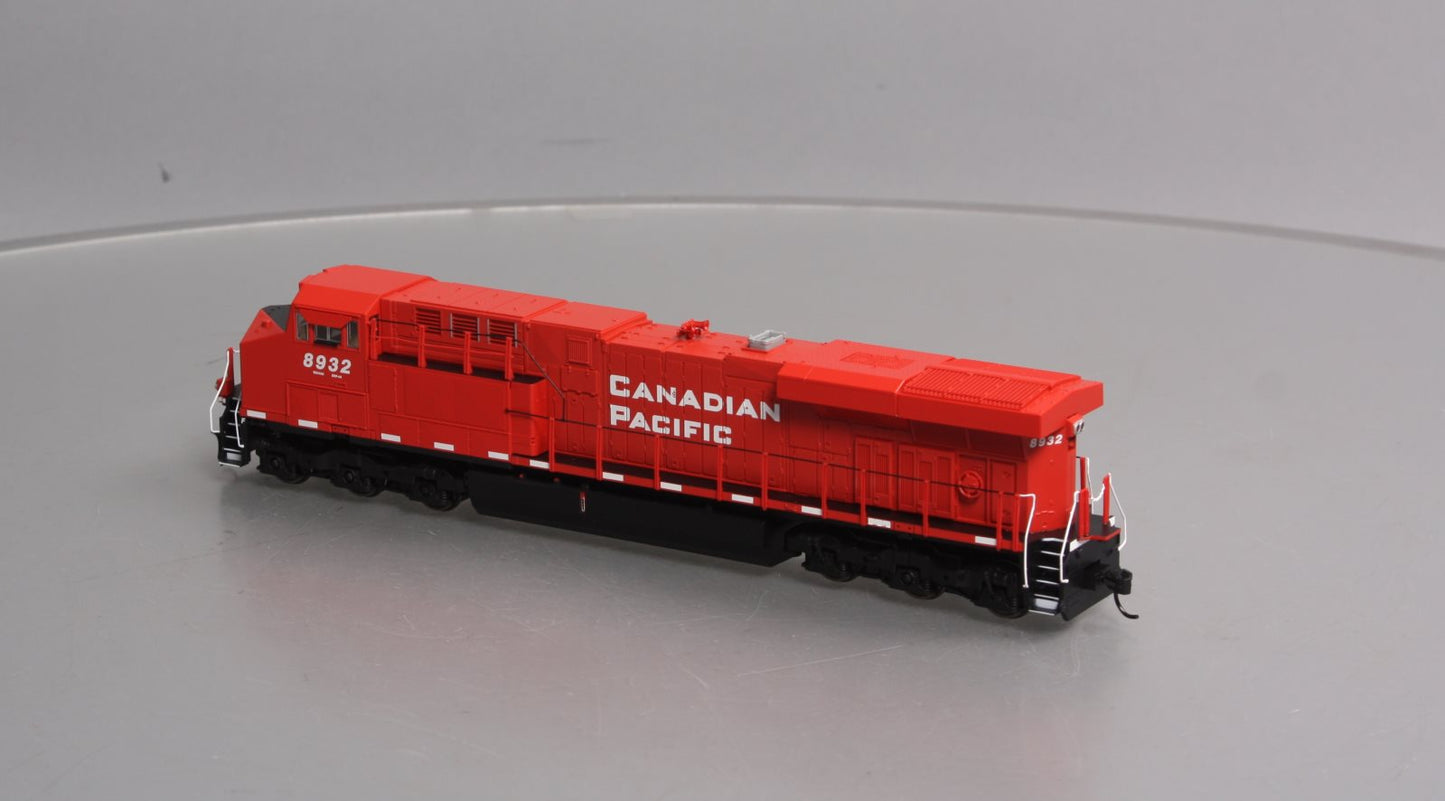 Walthers 910-20190 HO Canadian Pacific GE ES44 Diesel Loco w/Sound/DCC #8932
