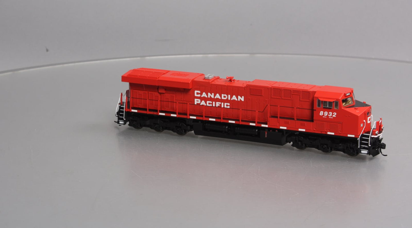 Walthers 910-20190 HO Canadian Pacific GE ES44 Diesel Loco w/Sound/DCC #8932