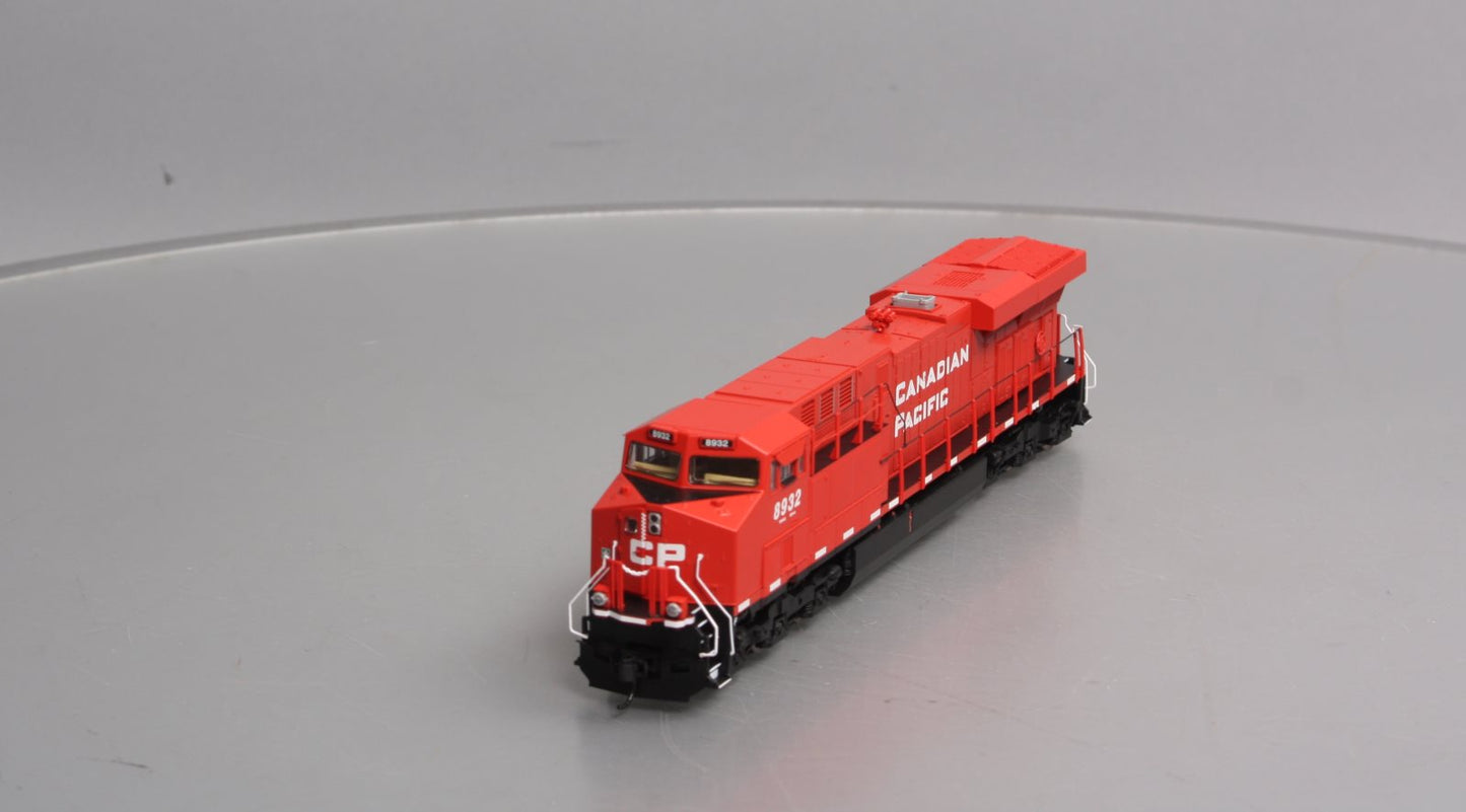 Walthers 910-20190 HO Canadian Pacific GE ES44 Diesel Loco w/Sound/DCC #8932
