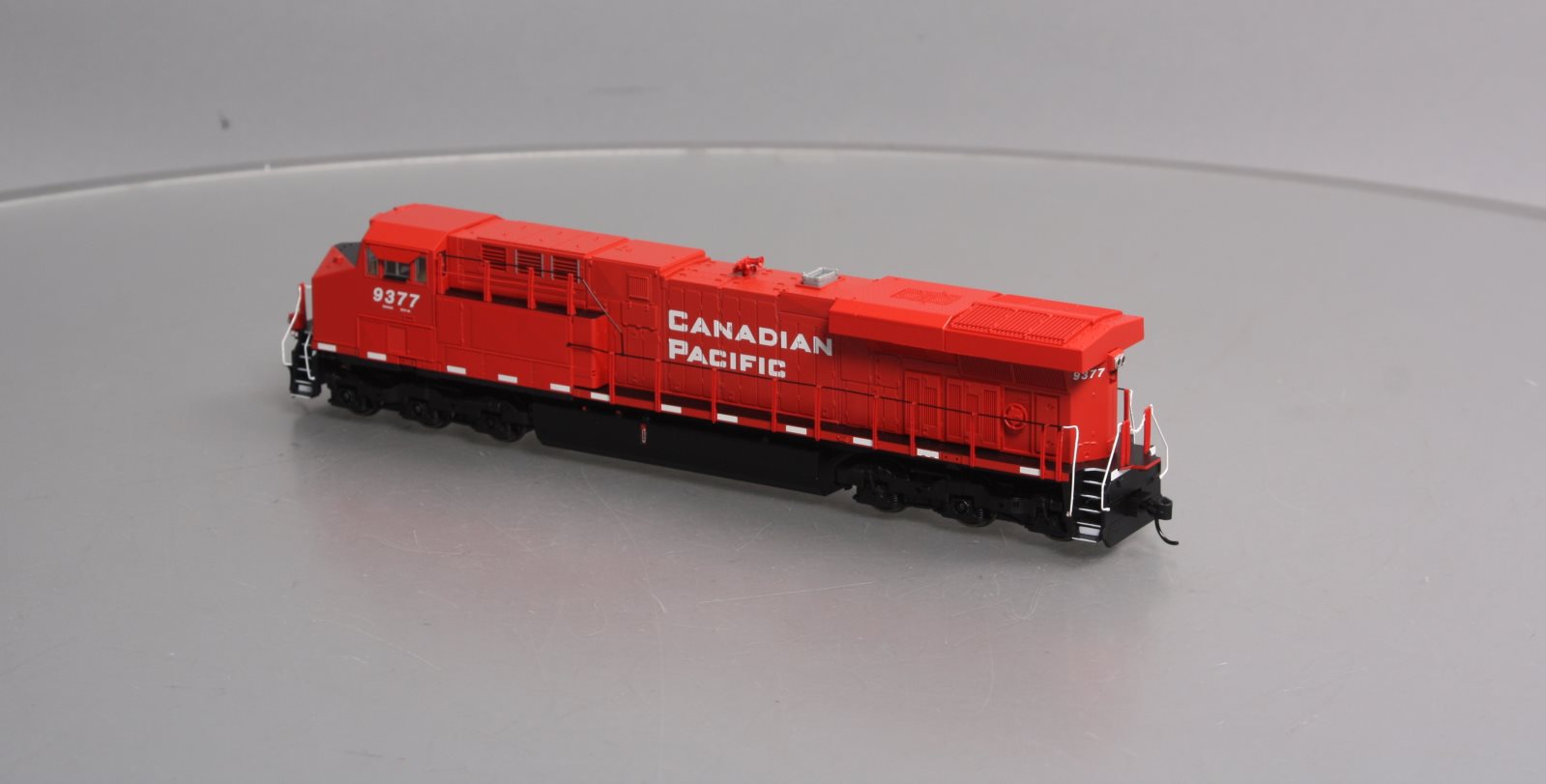 Walthers 910-20191 HO Canadian Pacific GE ES44 Diesel Loco Sound & DCC #9377
