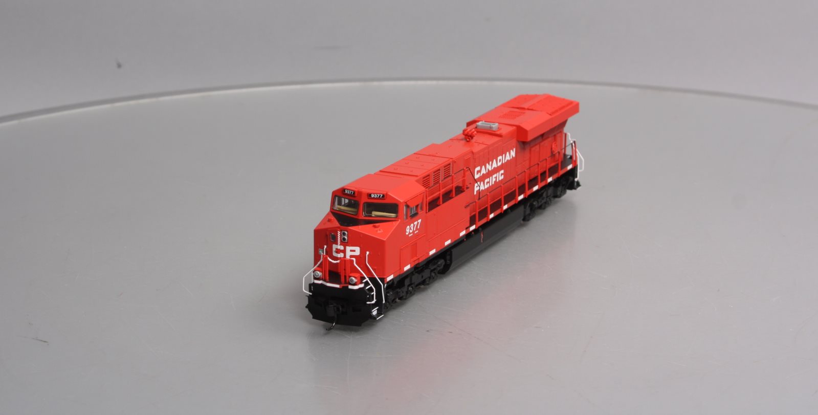 Walthers 910-20191 HO Canadian Pacific GE ES44 Diesel Loco Sound & DCC #9377