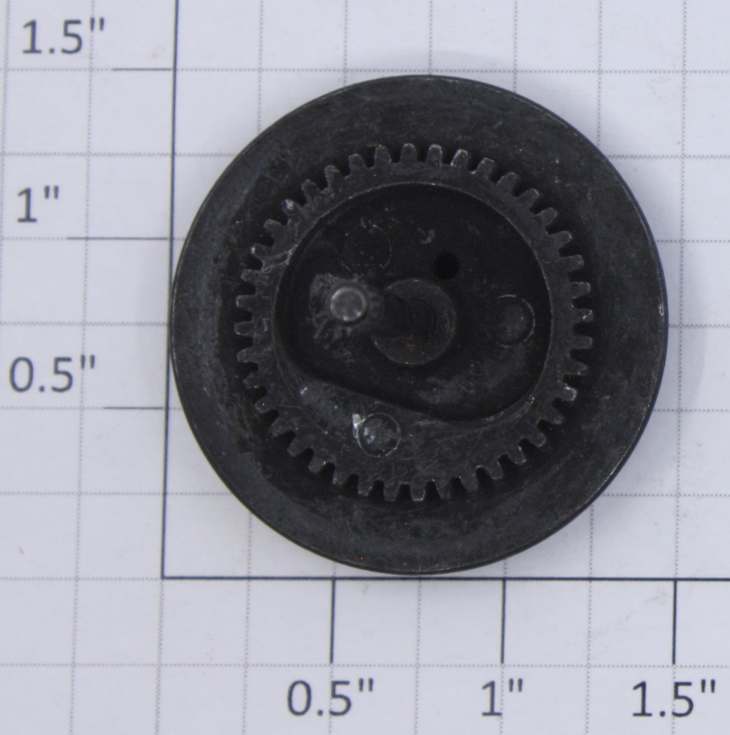 Lionel 2026M-8 Gear End Wheel and Axle without Nickel Tire