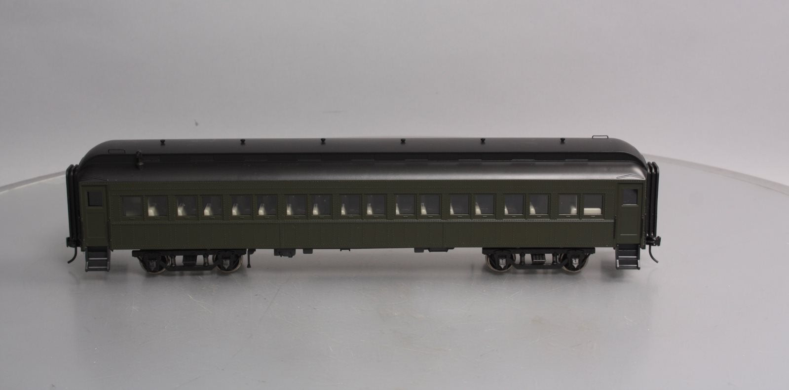 Atlas 2001150 O Unlettered 60' Passenger Coach Car - 2 Rail (Green/Black)