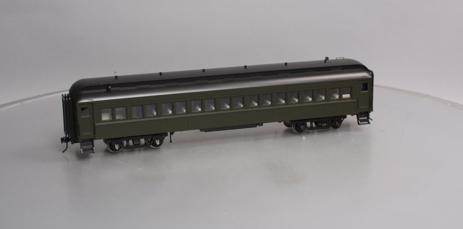 Atlas 2001150 O Unlettered 60' Passenger Coach Car - 2 Rail (Green/Black)