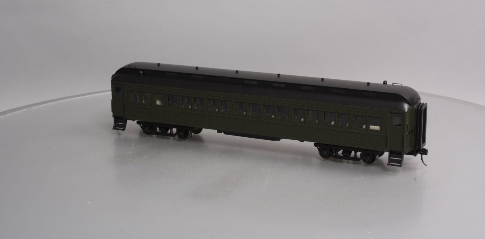 Atlas 2001150 O Unlettered 60' Passenger Coach Car - 2 Rail (Green/Black)