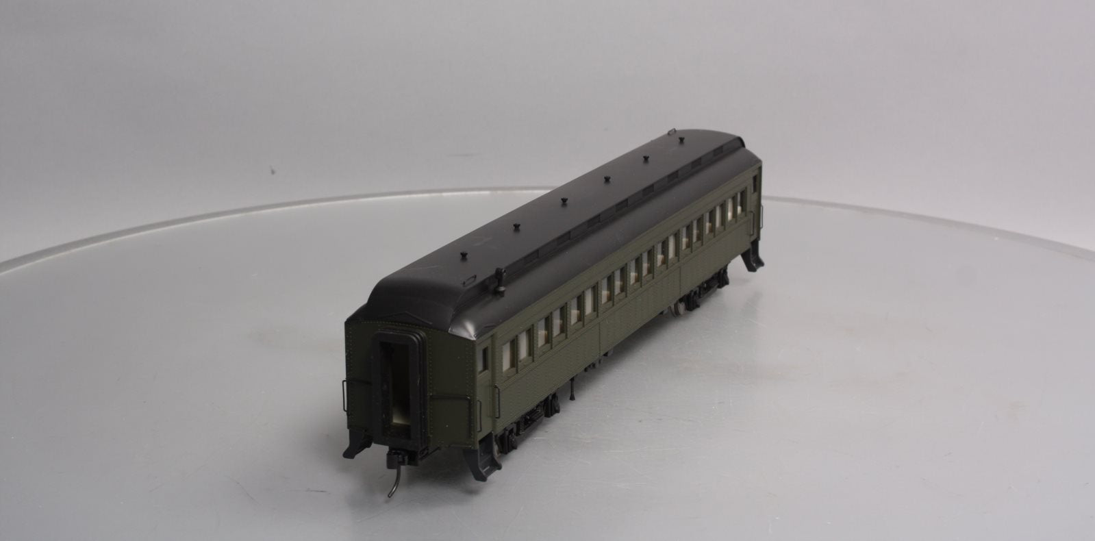 Atlas 2001150 O Unlettered 60' Passenger Coach Car - 2 Rail (Green/Black)
