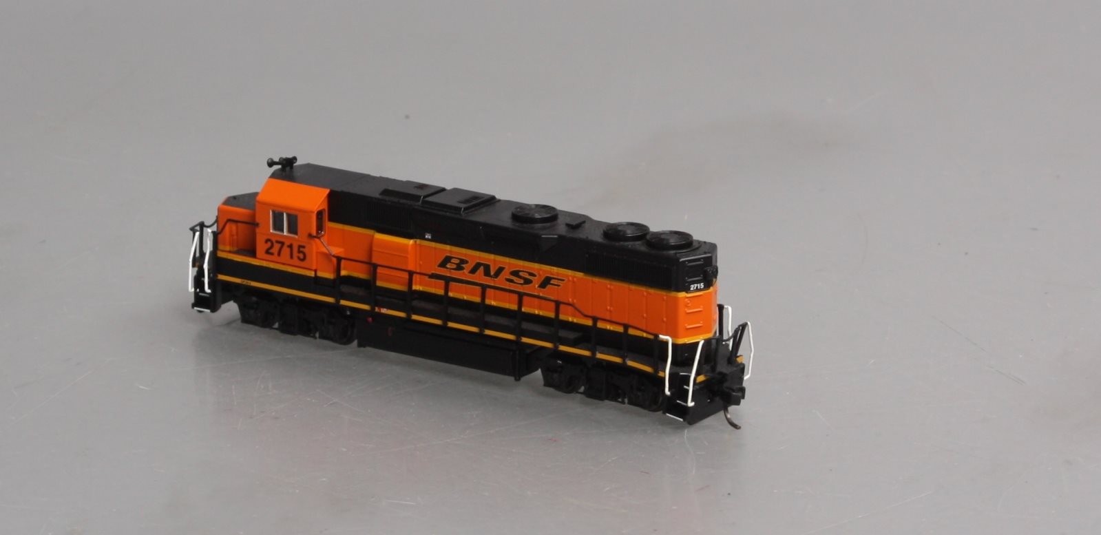 Atlas 40004786 N Burlington Northern Santa Fe GP39-2 Diesel Locomotive #2715