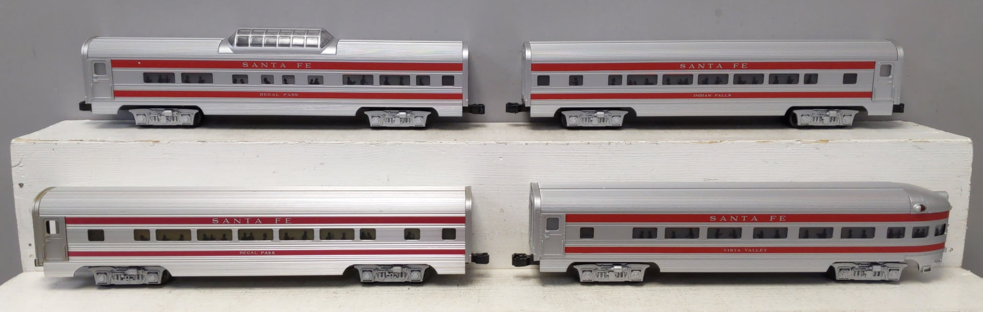 Williams 43098 O Santa Fe 60 Ft. Streamline Passenger 4-Car Set