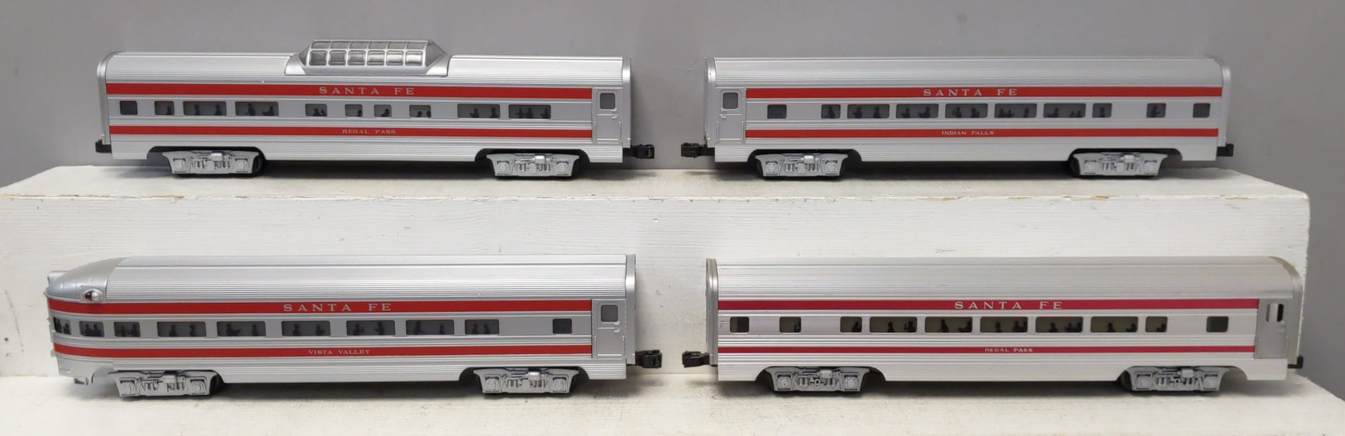 Williams 43098 O Santa Fe 60 Ft. Streamline Passenger 4-Car Set