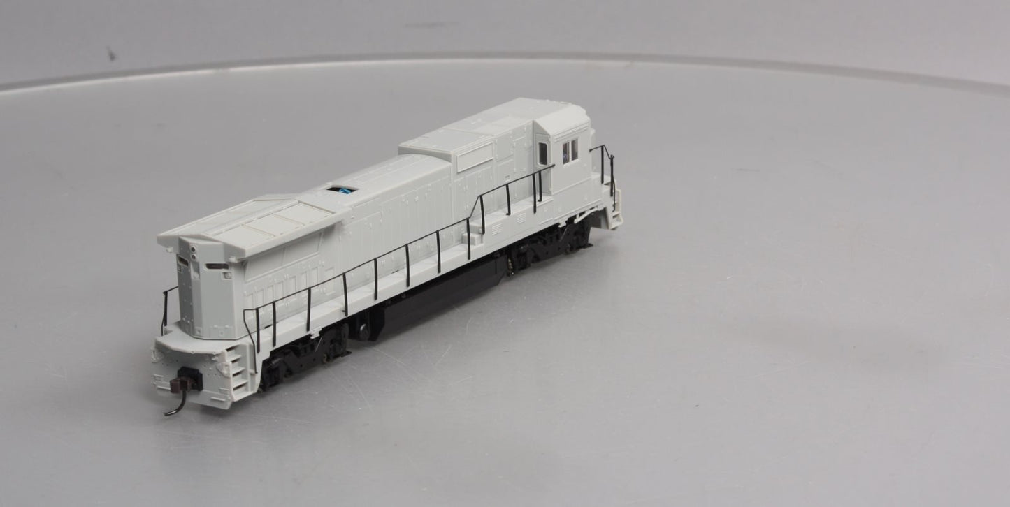 Atlas 9000 HO Undecorated GE Dash 8-40B Powered Diesel w/DCC Decoder