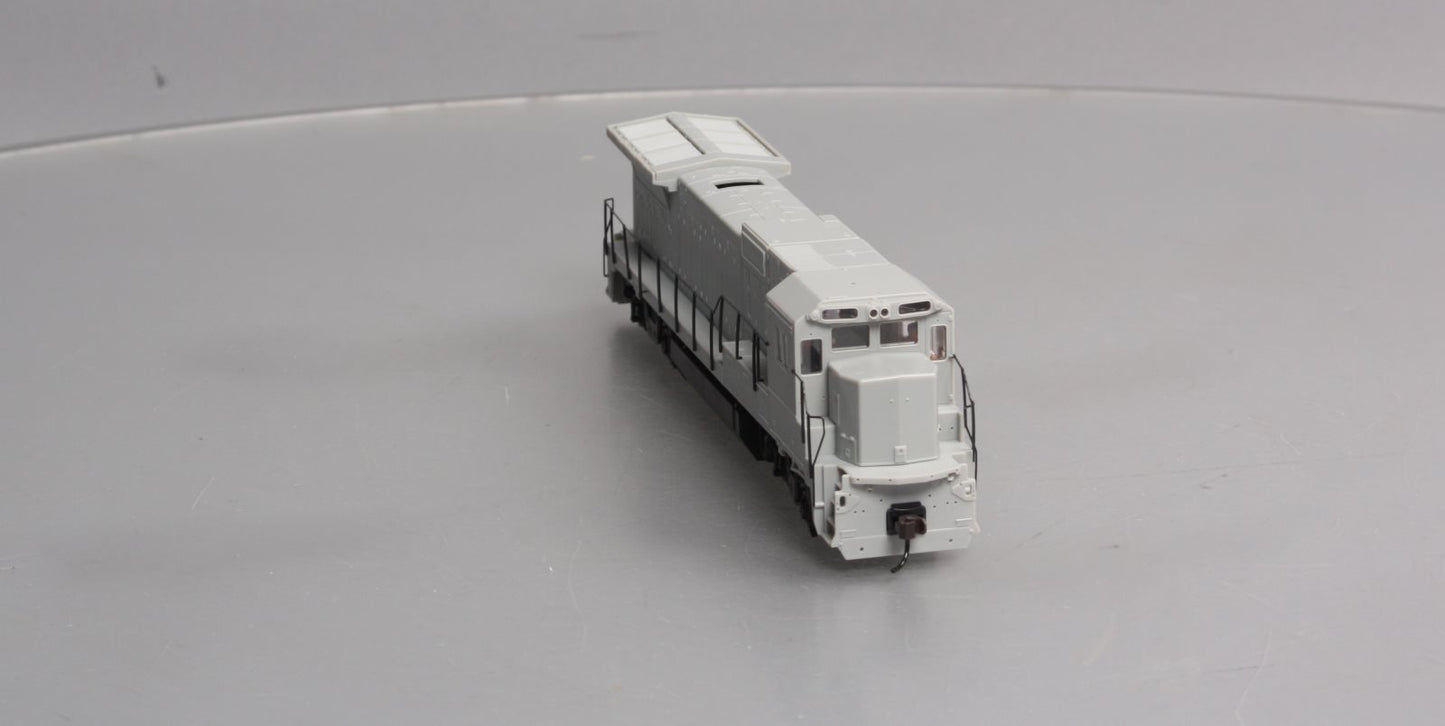 Atlas 9000 HO Undecorated GE Dash 8-40B Powered Diesel w/DCC Decoder