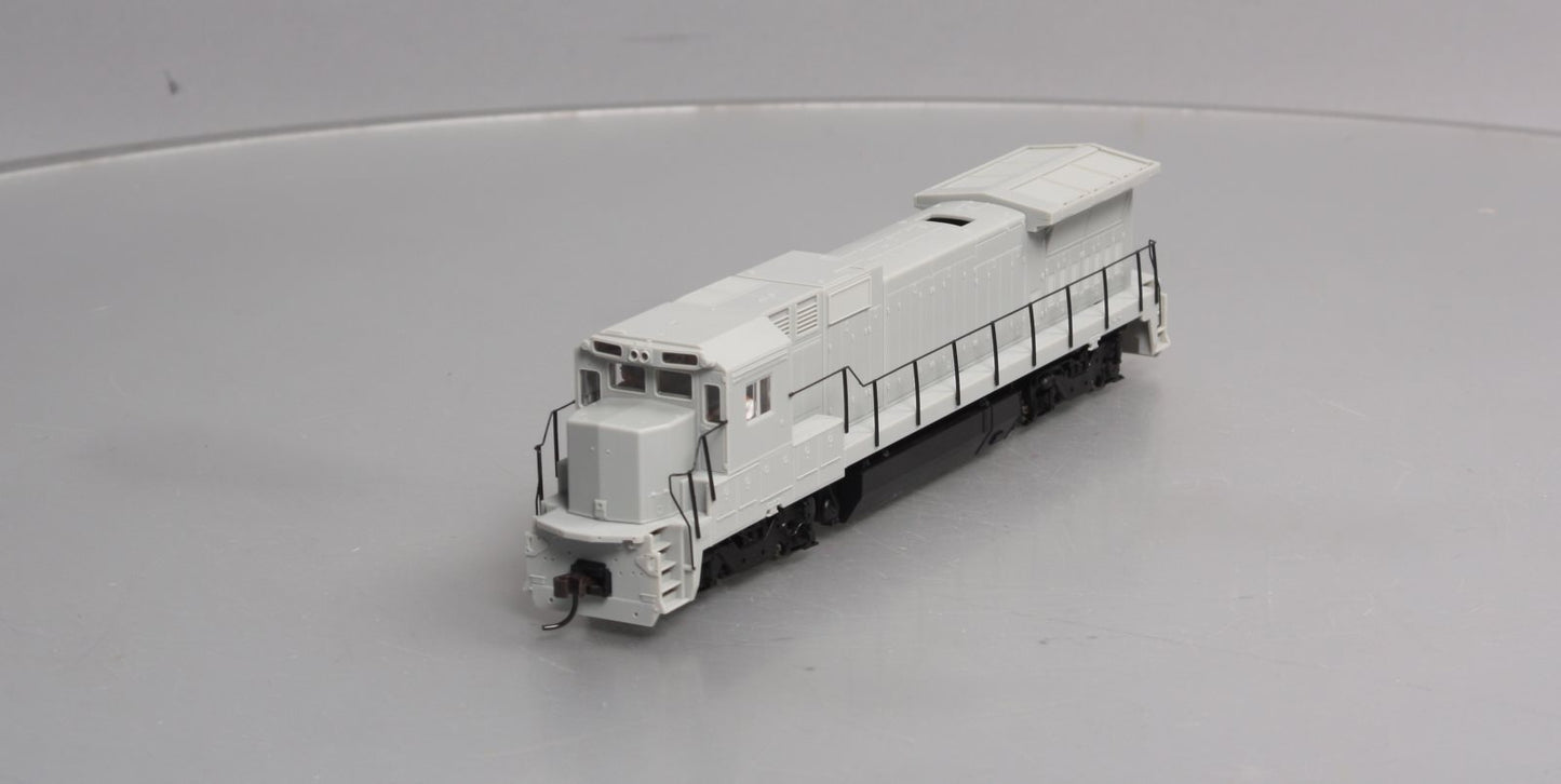 Atlas 9000 HO Undecorated GE Dash 8-40B Powered Diesel w/DCC Decoder