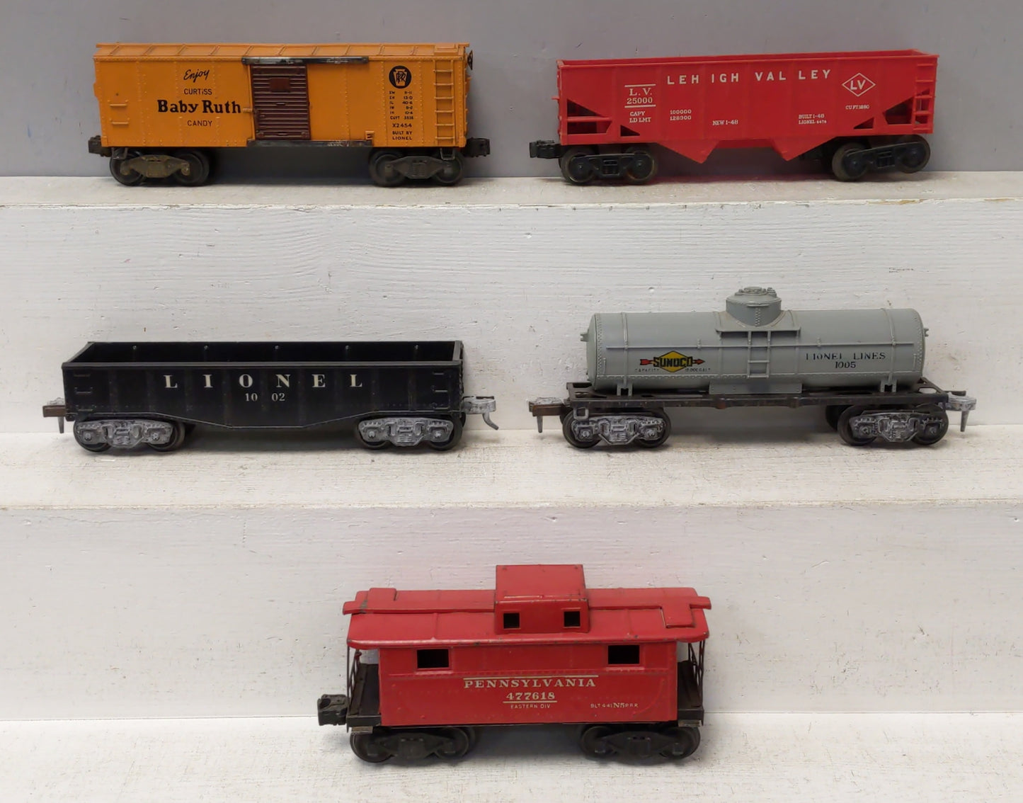Lionel Assorted Postwar Freight Cars: 1005,1002, X2454, 2472, 25000 [5] VG