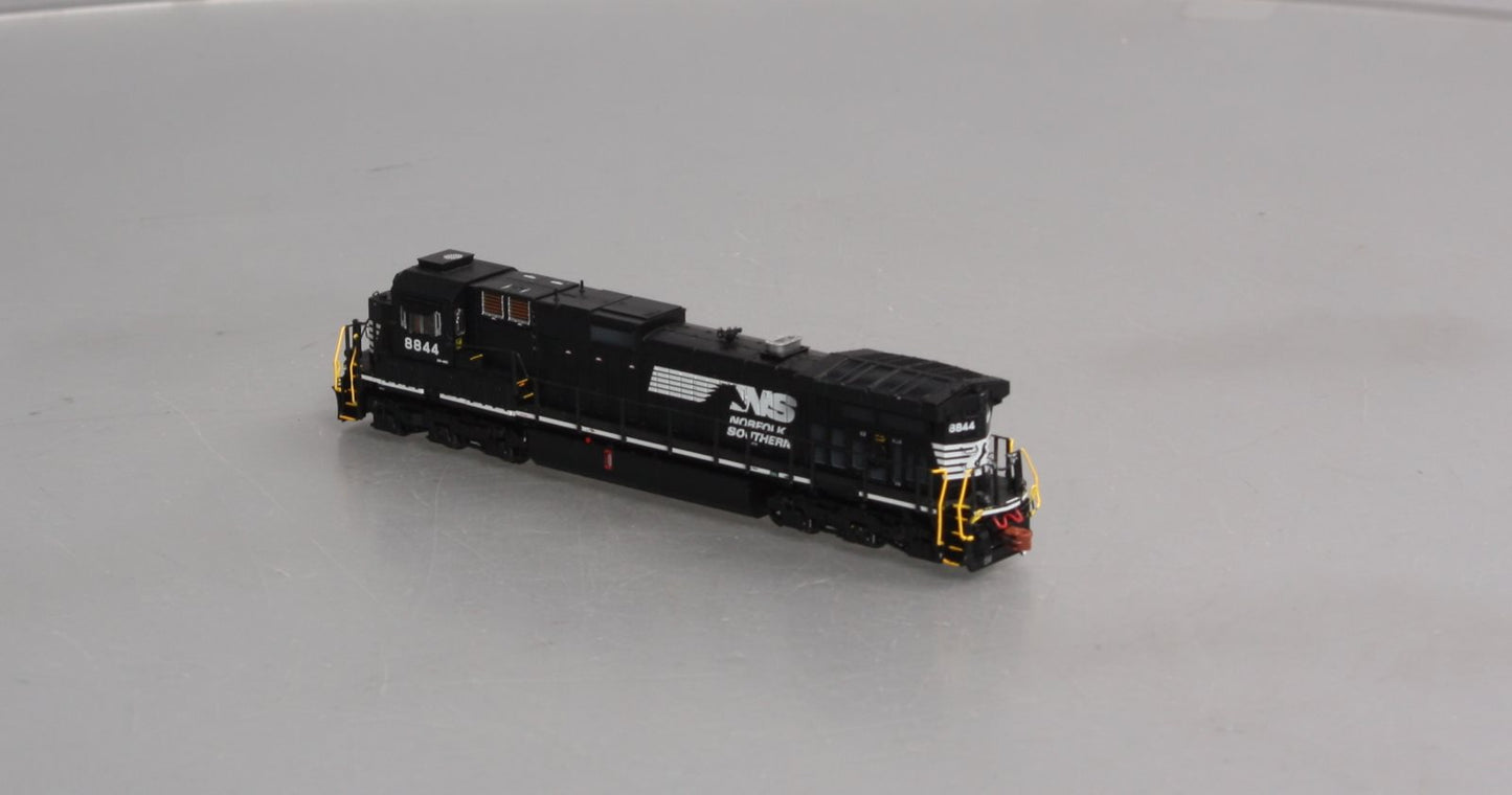 Scale Trains SXT38536 N NS GE C40-9 Horsehead Diesel Locomotive #8844 w/ DCC EX/Box