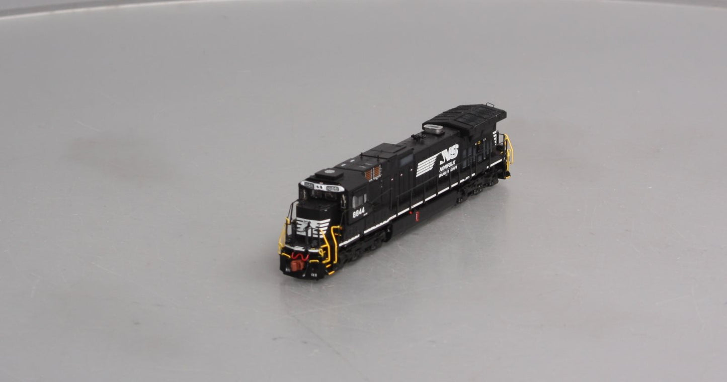 Scale Trains SXT38536 N NS GE C40-9 Horsehead Diesel Locomotive #8844 w/ DCC EX/Box